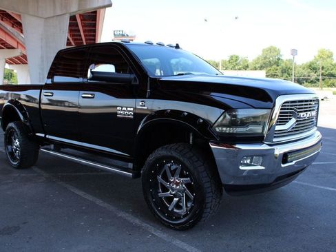Used 2014 RAM 2500 Laramie w/ Convenience Group AWD/4WD image 4