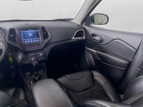 Used 2022 Jeep Cherokee Latitude w/ Trailer Tow Group image 23