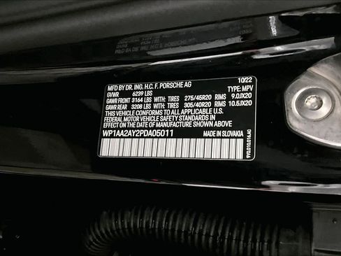 Used 2023 Porsche Cayenne image 32