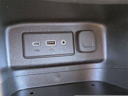 Used 2020 Chevrolet Equinox LT image 21