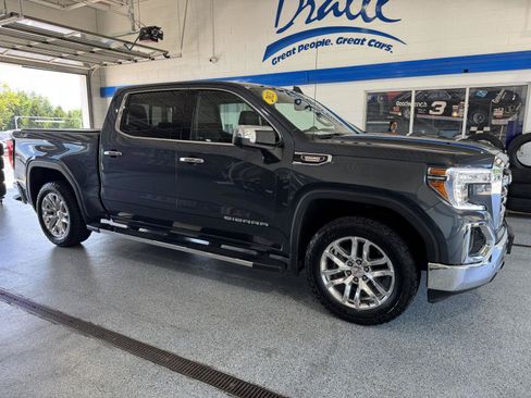 Used 2021 GMC Sierra 1500 SLT w/ SLT Premium Plus Package AWD/4WD image 13