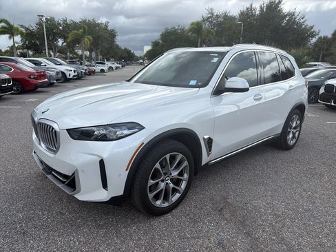 Certified 2024 BMW X5 xDrive40i w/ Parking Assistance Package AWD/4WD image 8