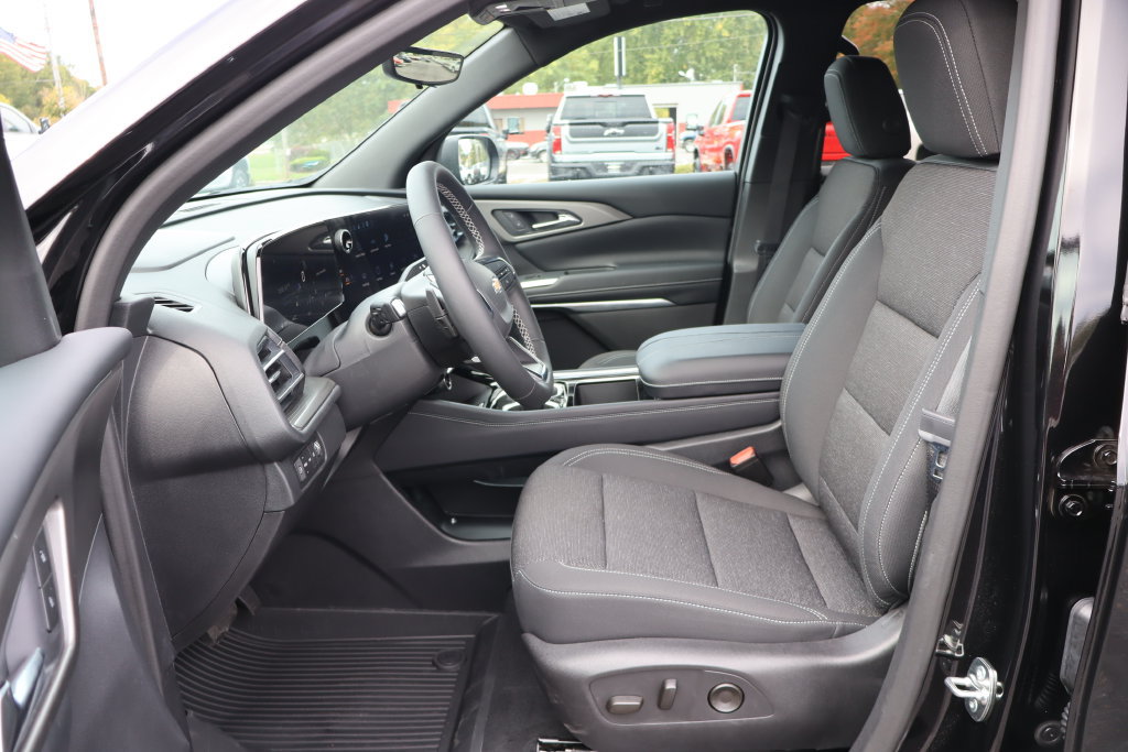 New 2027 Chevrolet Traverse LT w/ Driver Confidence Package AWD/4WD image 5
