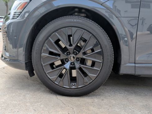 Used 2024 Audi Q8 e-tron Prestige w/ Prestige Package image 12