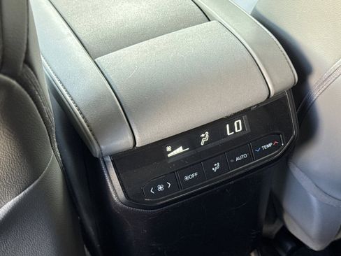 Used 2022 Toyota Highlander XLE image 45