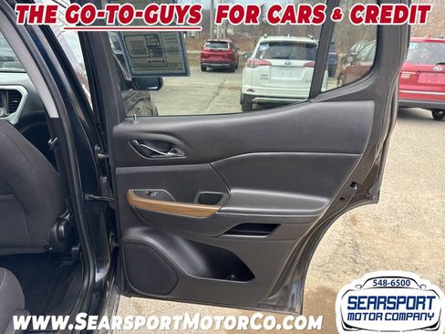 Used 2019 GMC Acadia SLE w/ LPO, Floor Liner Package AWD/4WD image 14