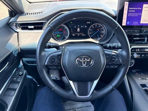 Used 2023 Toyota Venza Nightshade AWD/4WD image 19