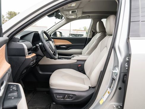 Used 2024 Toyota Grand Highlander Platinum image 26