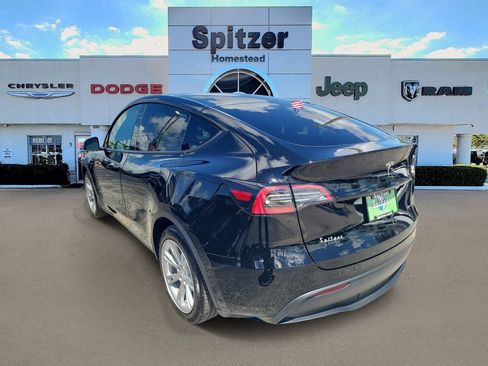Used 2022 Tesla Model Y Long Range AWD/4WD image 4