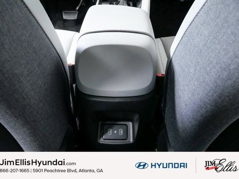 Certified 2025 Hyundai Elantra Limited image 21