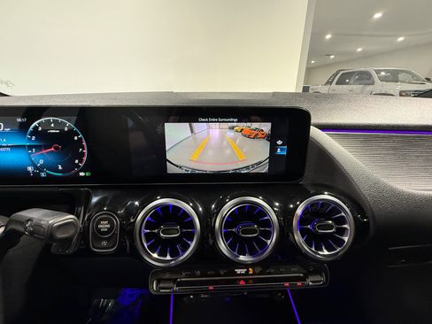 Used 2022 Mercedes-Benz GLA 250 4MATIC image 32