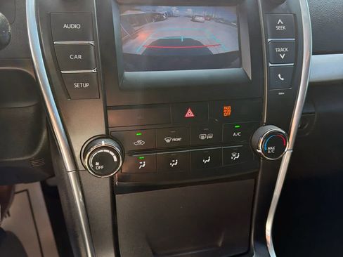 Used 2017 Toyota Camry SE w/ Moonroof Package FWD image 13