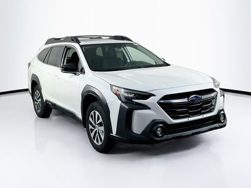 Used 2024 Subaru Outback Premium AWD/4WD image 3