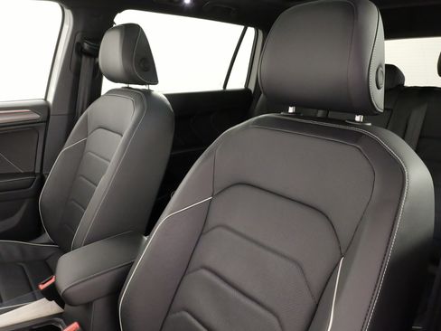 Used 2024 Volkswagen Tiguan SEL R-Line AWD/4WD image 33