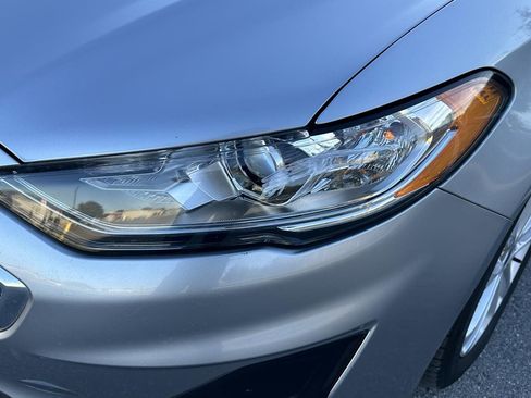 Used 2020 Ford Fusion SE image 10