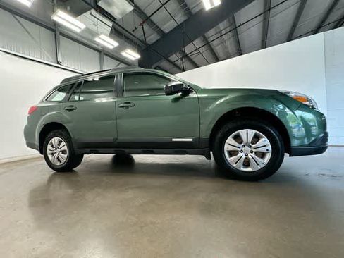 Used 2010 Subaru Outback 2.5i AWD/4WD image 3