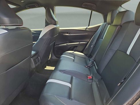 Used 2025 Toyota Camry SE image 12