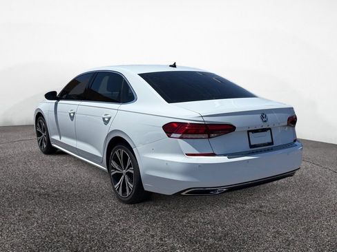 Used 2020 Volkswagen Passat 2.0T SEL FWD image 3
