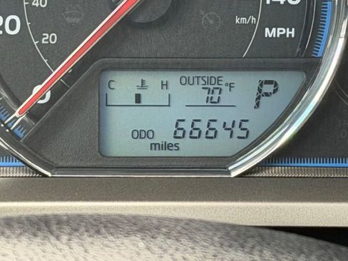 Used 2015 Toyota RAV4 Limited AWD/4WD image 30