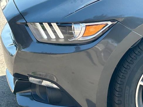 Used 2016 Ford Mustang Coupe RWD image 9