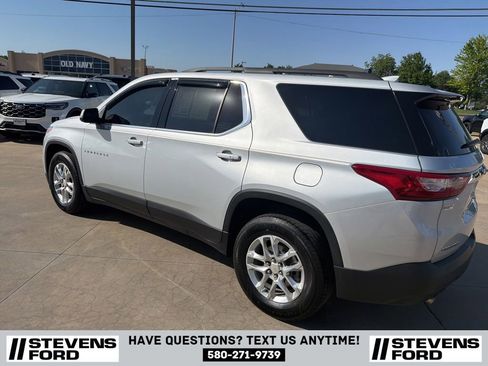 Used 2021 Chevrolet Traverse LT FWD image 9