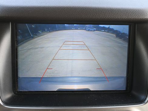 Used 2019 Chevrolet Suburban LT RWD image 13