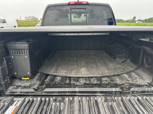 Used 2022 Nissan Frontier PRO-4X w/ Pro-4X Premium Package AWD/4WD image 9