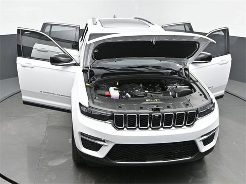New 2025 Jeep Grand Cherokee Limited w/ Luxury Tech Group II image 62