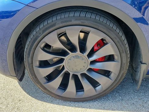 Used 2022 Tesla Model Y Performance AWD/4WD image 12
