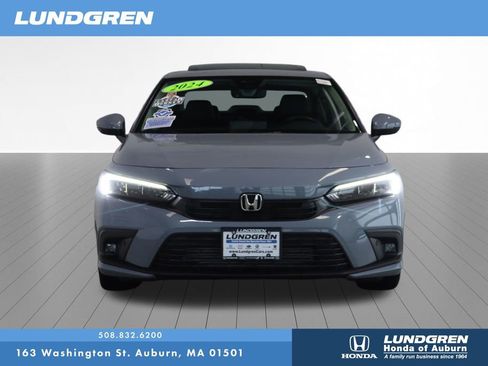 Used 2024 Honda Civic Touring image 2