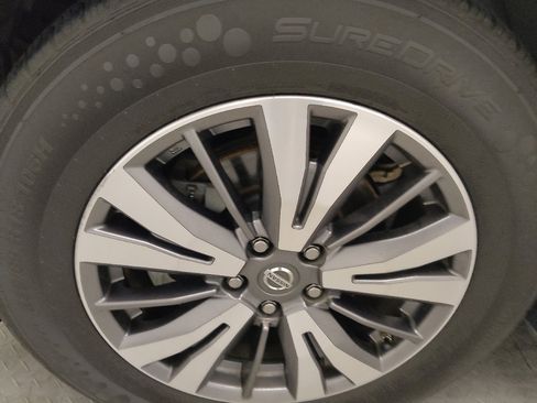 Used 2017 Nissan Pathfinder SL FWD image 31
