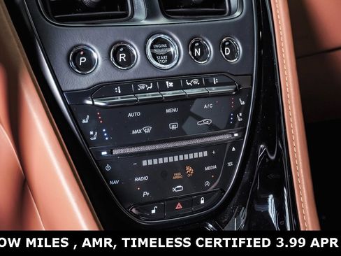 Used 2021 Aston Martin DB11 AMR image 29