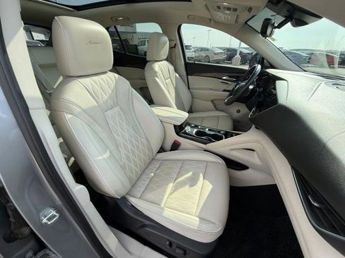 Used 2023 Buick Envision Avenir image 30