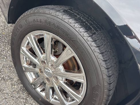 Used 2011 Buick Lucerne CXL FWD image 17