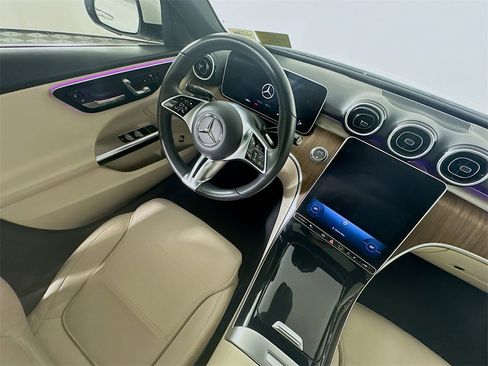 Used 2023 Mercedes-Benz C 300 4MATIC Sedan image 9
