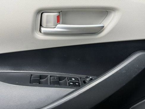 Used 2021 Toyota Corolla LE FWD image 22
