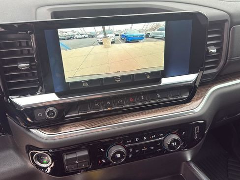 Used 2025 Chevrolet Silverado 1500 LT Trail Boss w/ Convenience Package II image 11