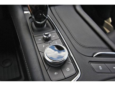 New 2025 Cadillac XT5 Luxury image 19