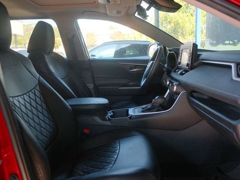 Used 2022 Toyota RAV4 XLE image 28