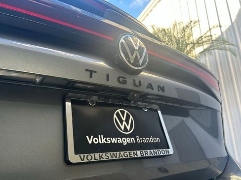 New 2026 Volkswagen Tiguan SE R-Line FWD image 47