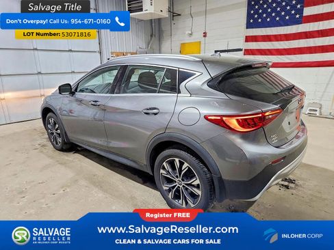 Used 2018 INFINITI QX30 Premium w/ Navigation Package AWD/4WD image 3
