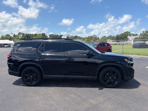 Used 2025 Honda Pilot Black Edition image 8