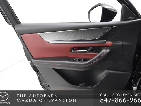 Certified 2025 MAZDA CX-70 Plug-In Hybrid w/ Premium Plus image 29