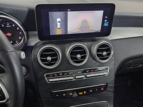 Certified 2022 Mercedes-Benz GLC 300 4MATIC w/ Premium Package Lite image 44