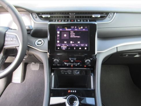 New 2025 Jeep Grand Cherokee Laredo image 20