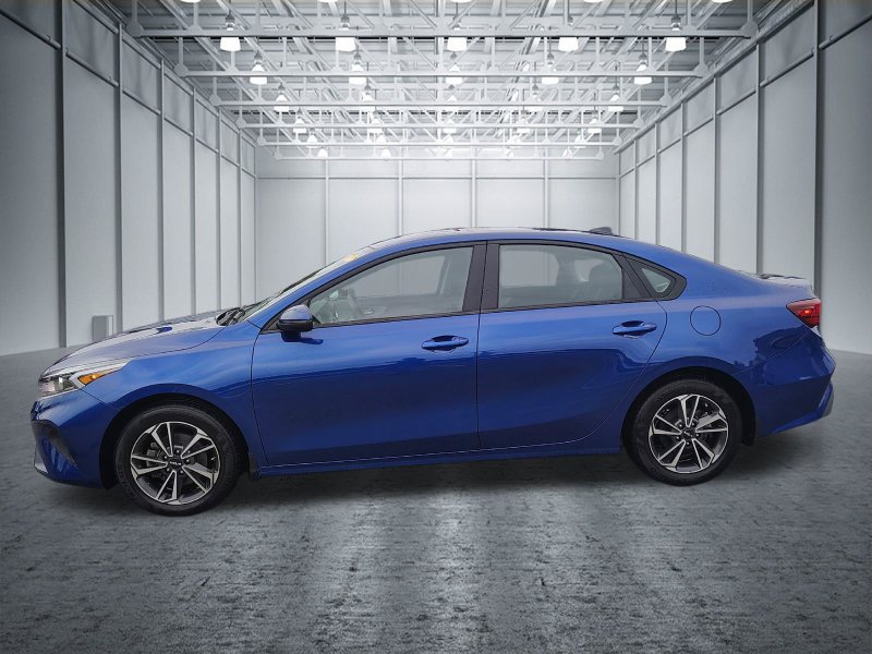 Used 2024 Kia Forte LXS w/ LXS Technology Package FWD image 9