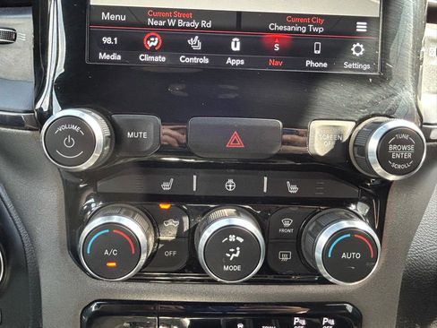 Used 2020 RAM 1500 Big Horn w/ Built-to-serve Edition AWD/4WD image 26