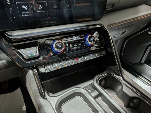 Used 2025 GMC Sierra 3500 AT4 image 27