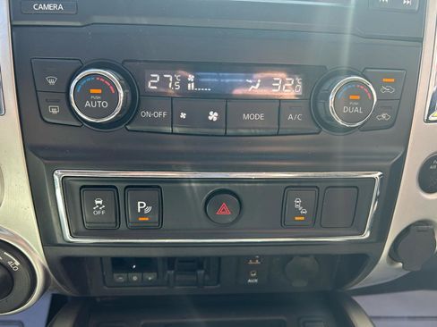 Used 2017 Nissan Titan Platinum Reserve image 22