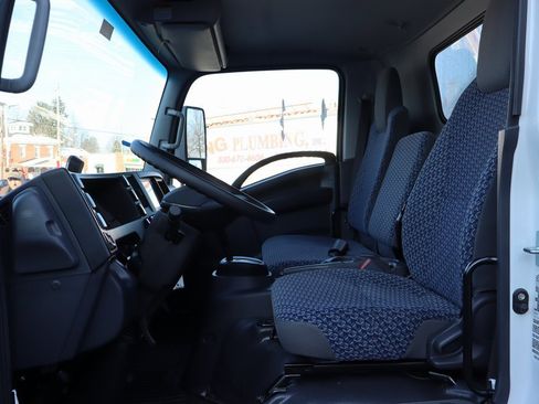 New 2025 Chevrolet Low Cab Forward image 9